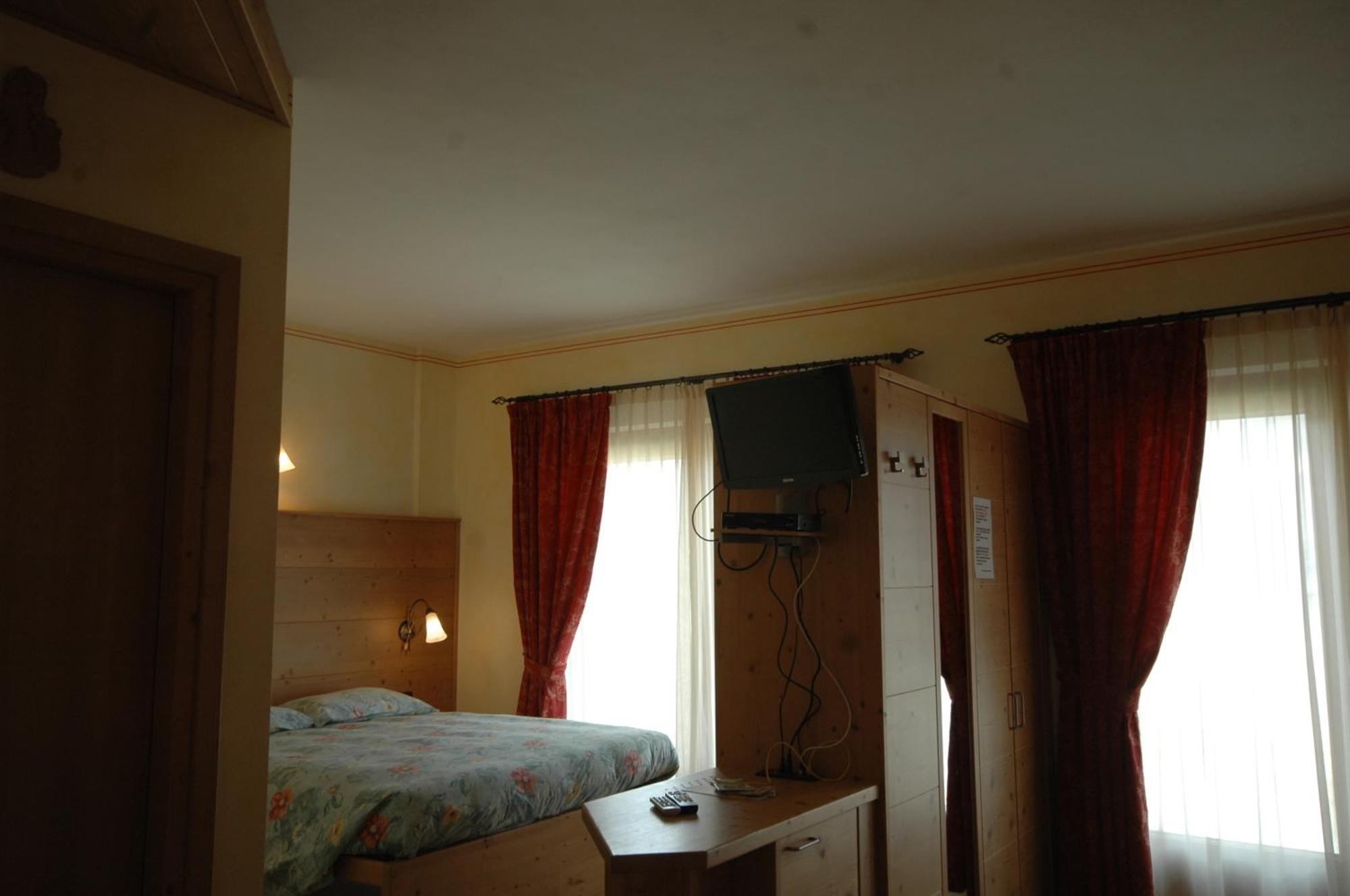 Hotel La Tea Livigno Room photo